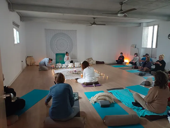 Yoga Lunático — Yoga en San Fernando
