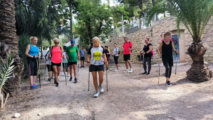 Costa Blanca Nordic Walking — entrenamiento funcional-studio en Algorós, Elche — 3