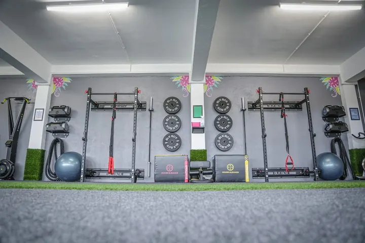 Amazonian Fit — fitness studio in Rushpark, Newtownabbey — 3