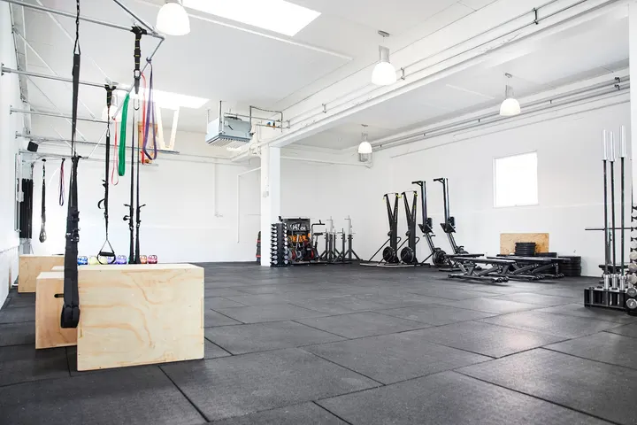 STRONG CURVES — træningsstudio i Viby J., Viby J — 2