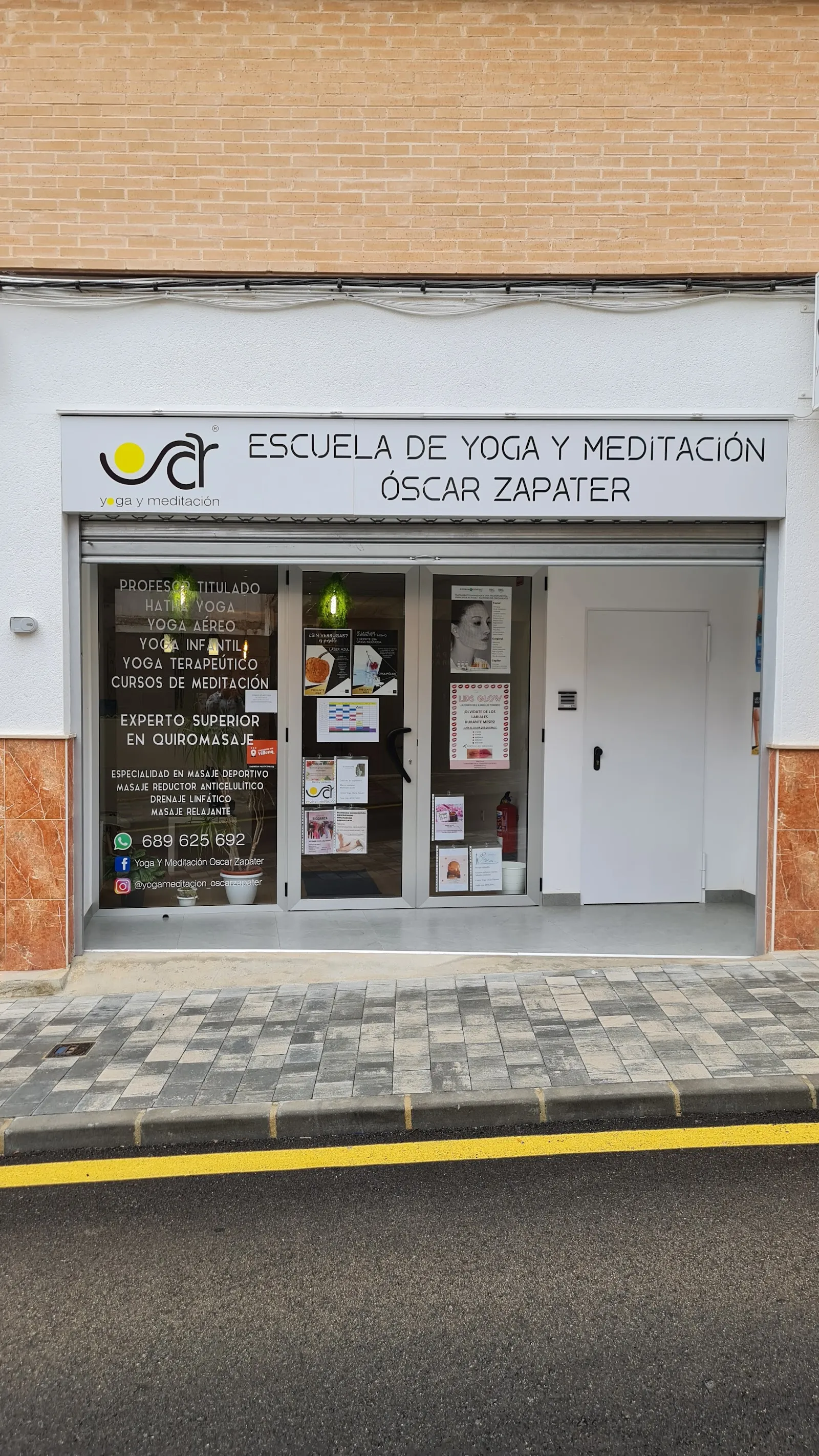 Oscar Zapater Pinteño — yoga-studio en Villena — 2