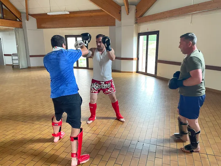 Muay thaï club académie — muay-thaï-studio à Hameau Gougeon, Saint-Laurent-de-Condel — 2