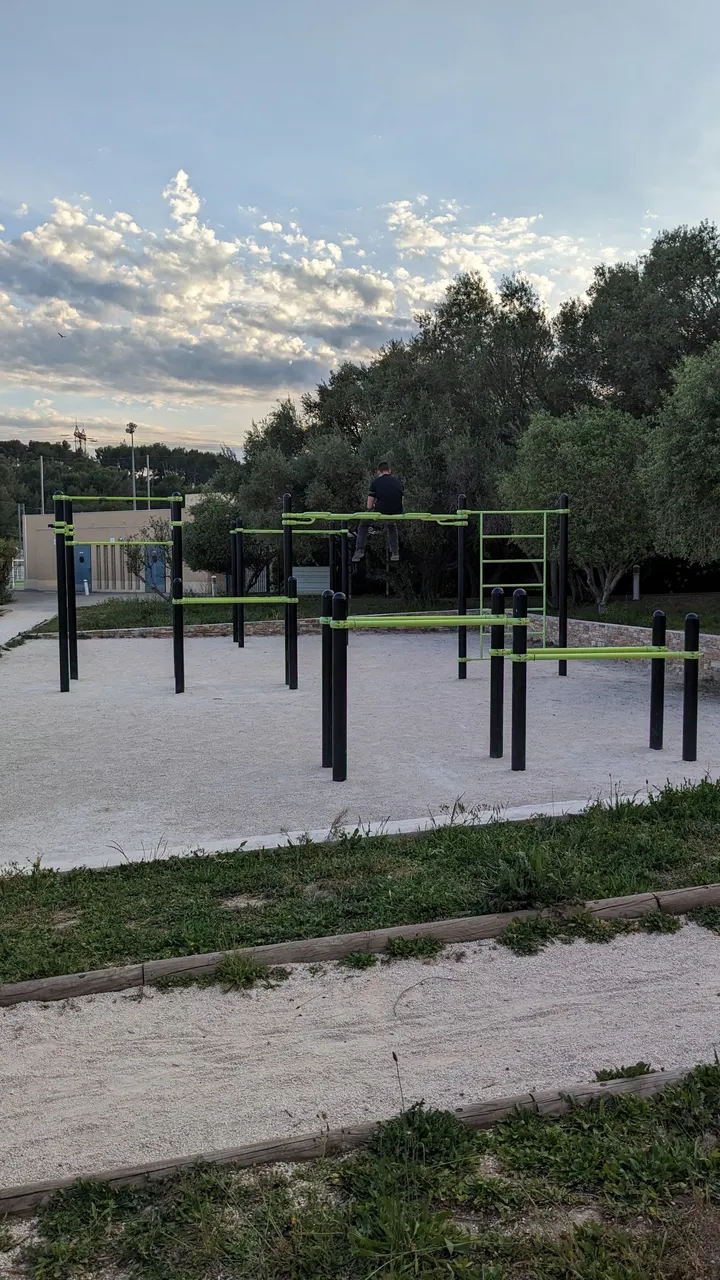 Parc de Street Workout — Salle de fitness à Faveyrolles, Toulon