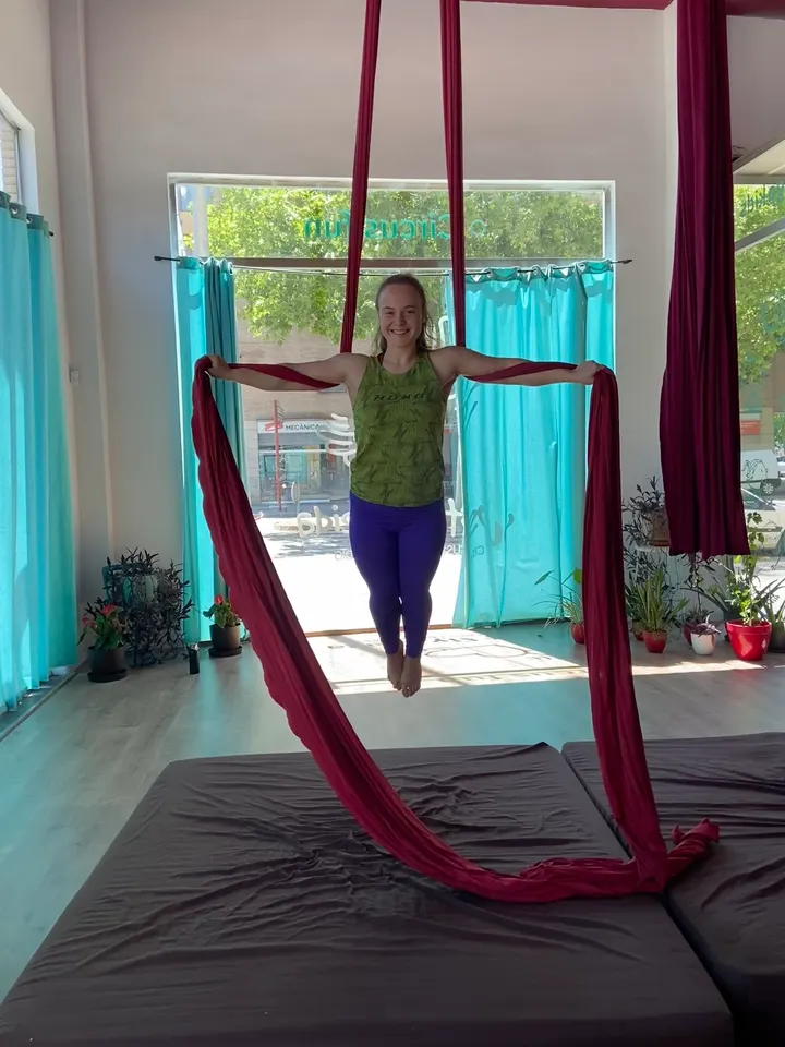Just FLY Lleida Circus & Pole dance Studio — baile-studio en Lleida — 3