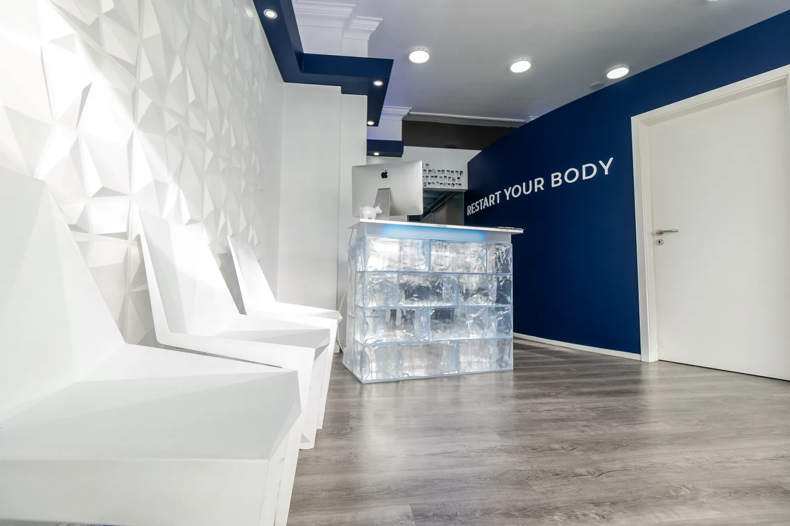 CRYOPOINT Hamburg Winterhude Kältekammer / Kältesauna / Kryosauna / Eissauna — recovery-studio in Uhlenhorst, Hamburg — 2