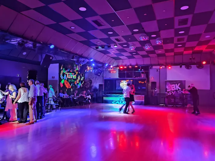 SALA CALIPSO — Baile en El Pinar, Fuenlabrada