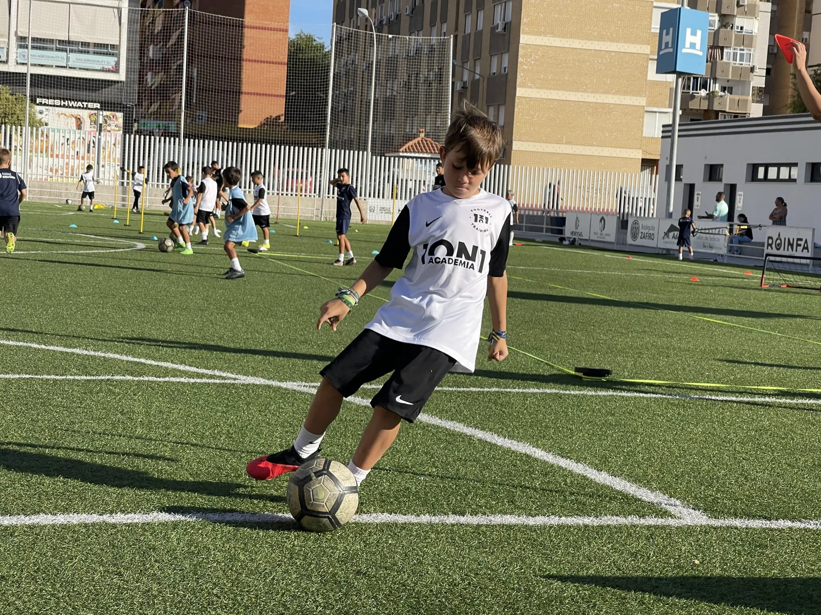 Academia 1on1 — entrenamiento personal-studio en Huelva — 3