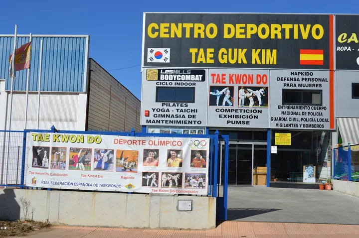 TAE E GUK KIM — Estudio de fitness en Almendralejo