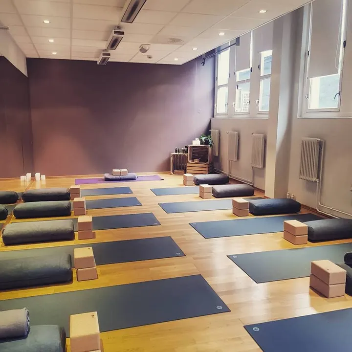 OMNI Yoga & Coaching — Yoga i Grünerløkka, Oslo