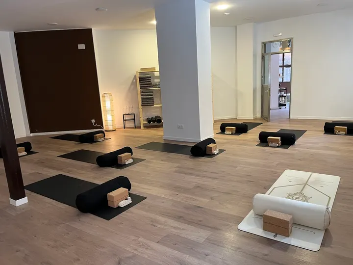 Bikram Yoga Spain © Toledo — Yoga en Santa Bárbara, Toledo