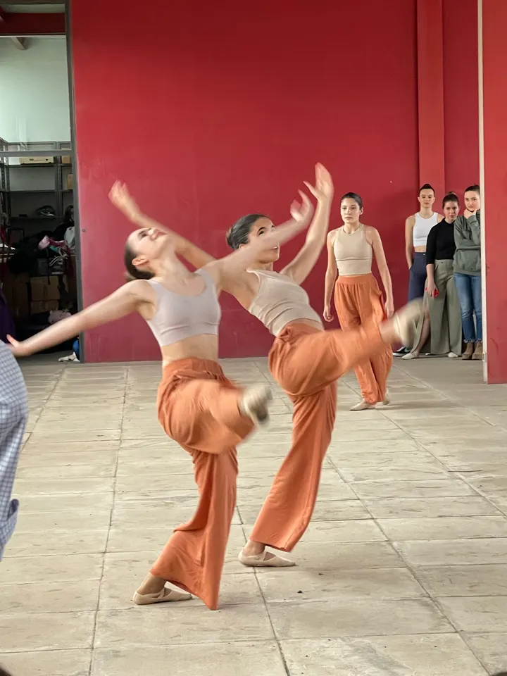 ESCOLA DE DANSA NEUS GARCIA — baile-studio en Horta-Guinardó, Barcelona — 2