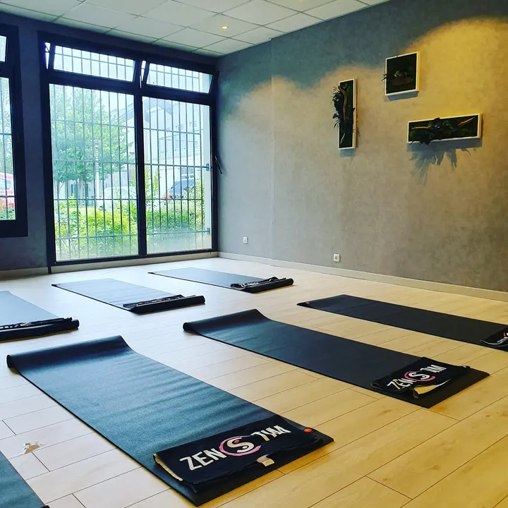 Zenstim. Studio Electrostimulation EMS, Coaching sportif, mihabodytec. Bussy-Saint-Georges — salle de fitness-studio à Bussy-Saint-Georges — 5