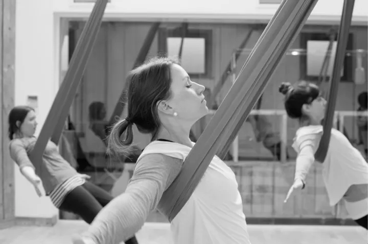 Floating Fitness Pole Aerial — pole fitness-studio in Perry Vale, London — 2