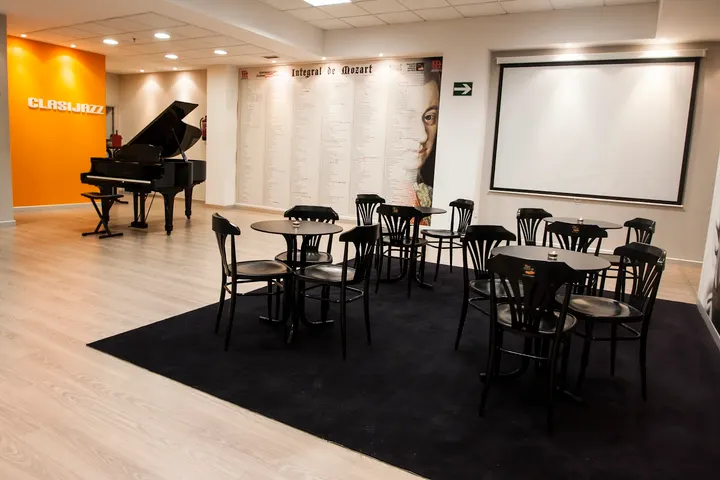 Clasijazz — baile-studio en Almería — 4