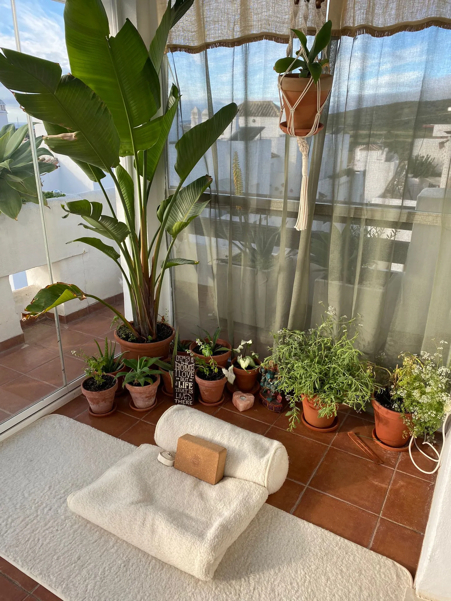 Yoganna Online & Live Yoga Class Private Yoga Class Yoga Retreats Yoga W — yoga-studio en Estepona — 5