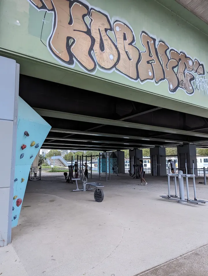 Aire de Remise en Forme — salle de fitness-studio à Paris — 3