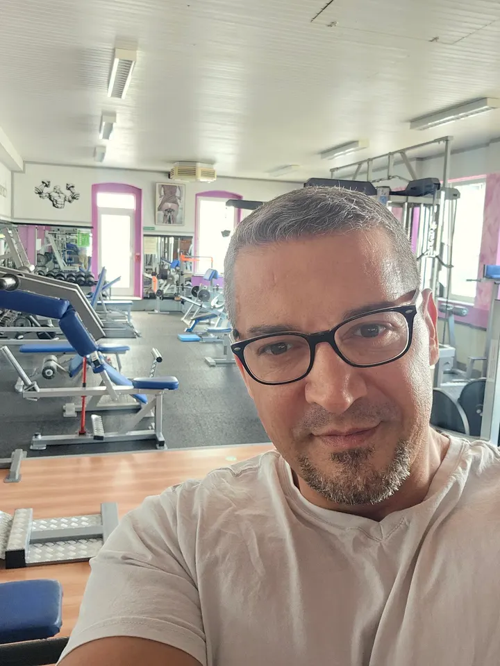Top-fit Fitnessstudio — Fitnessstudio in Nordstadt, Velbert