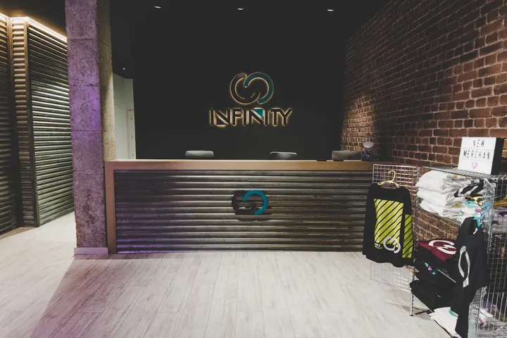 Infinity Dance Studio — Baile en Chantría, León
