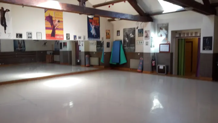Le Grenier de la danse — danse-studio à Port du Canal, Dijon — 3