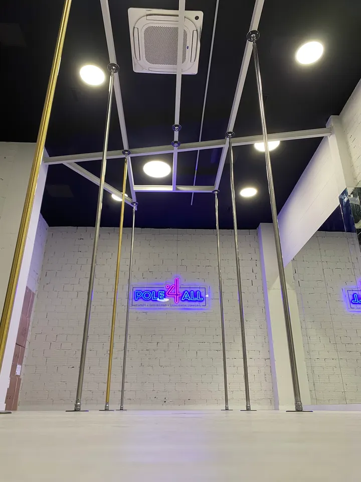 POLE4ALL Escuela de Pole Dance — estudio de fitness-studio en A Coruña — 4