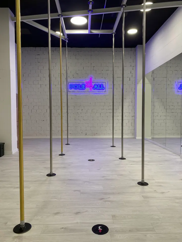 POLE4ALL Escuela de Pole Dance — Estudio de fitness en Cidade Xardín, A Coruña
