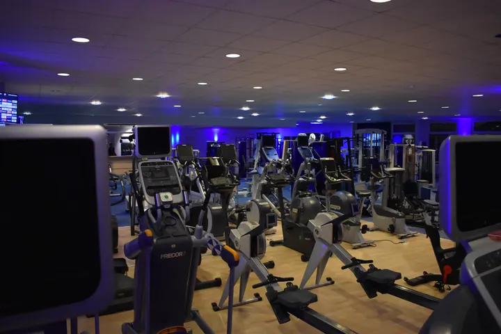 Fit + Fun Becht Fitnesstudio — Pilates in Delkenheim, Wiesbaden