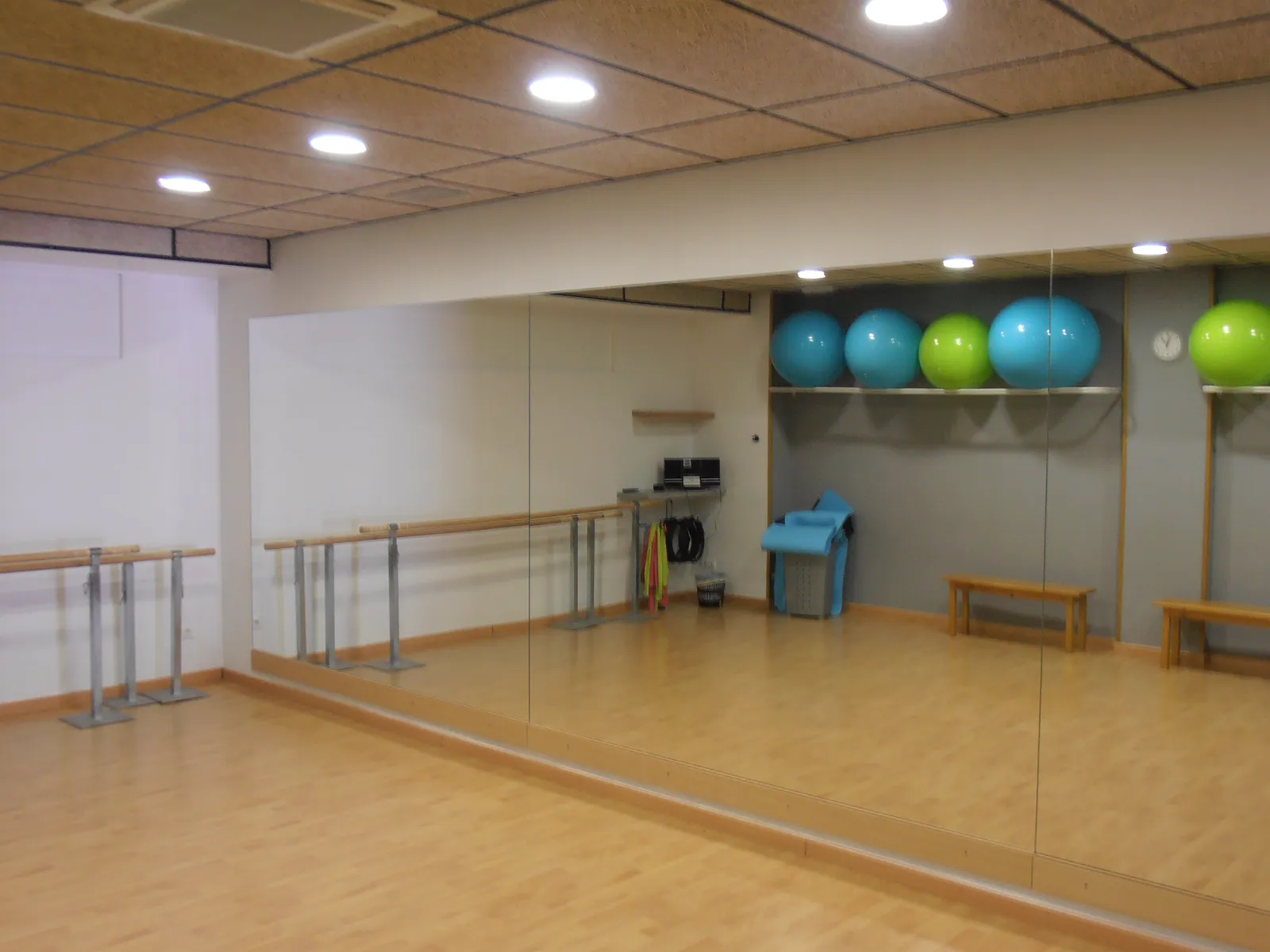 Academia De Musica Y Danza — dans-studio i Zaragoza — bild 4
