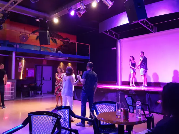 ESCOLA DE BALL NEW YORK — baile-studio en Reus — 4