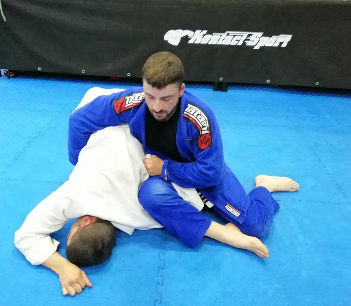 Kontact Sport — mma-studio en Otero, Oviedo — 2