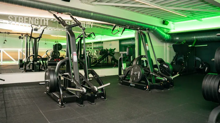 Njoy Fitness Wassenaar — Sportschool in Drie Papegaaien, Wassenaar