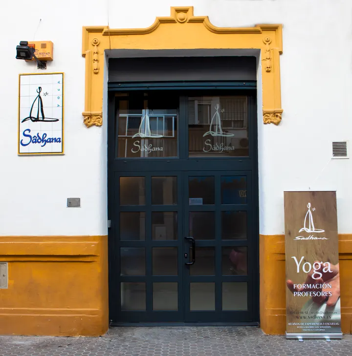 Sadhana Yoga Center — Yoga en Santa Catalina, Sevilla