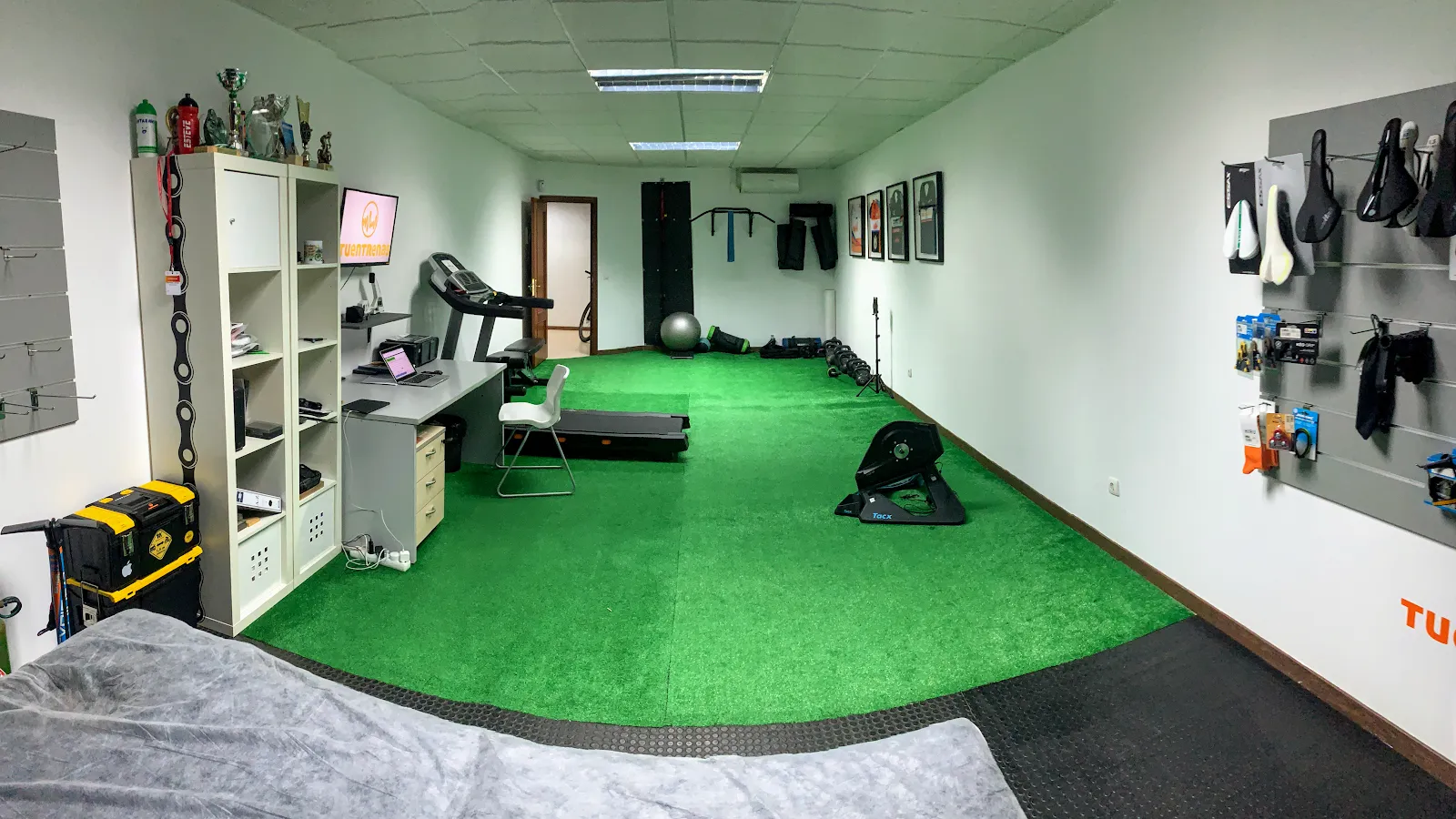 Tuentrenas Sport Center — entrenamiento personal-studio en La Línea de la Concepción — 3