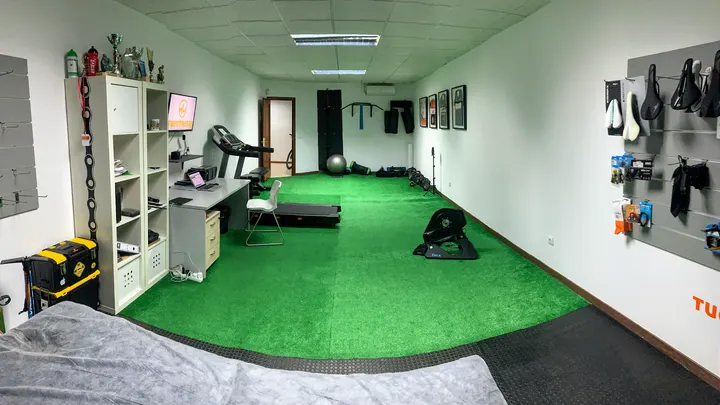 Tuentrenas Sport Center — entrenamiento personal-studio en La Línea de la Concepción — 3