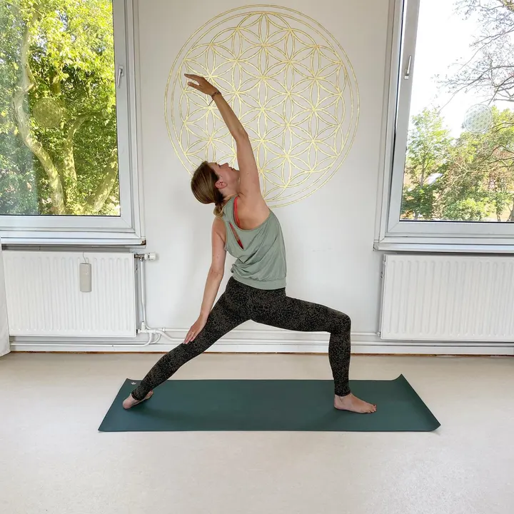 Suzanne Niepce — Yoga in Olofsbuurt, Delft