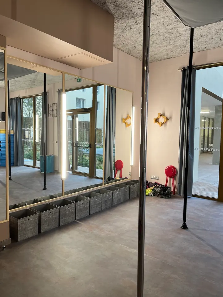 Sissi Pole Angers — pole fitness-studio à Saint-Serge - Ney - Chalouère, Angers — 2