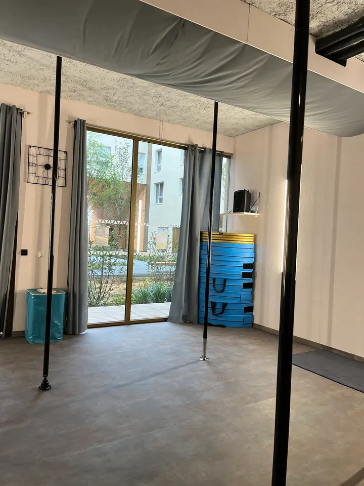 Sissi Pole Angers — pole fitness-studio à Saint-Serge - Ney - Chalouère, Angers — 3