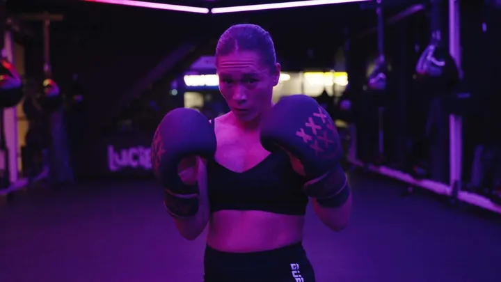 Lucie With the Six Punches — Boksen in Centrum, Rotterdam