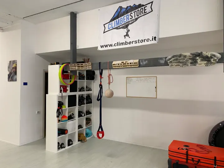 Over Climb — arrampicata-studio a Quarto del Carnale, Santa Lucia — 2