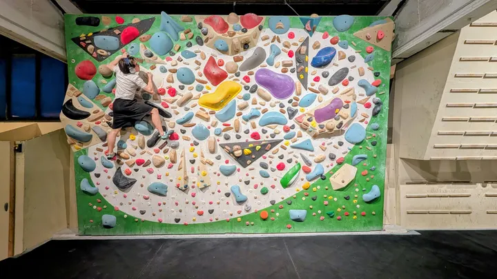 Ostbloc Boulderhalle — Bouldern in Rummelsburg, Berlin