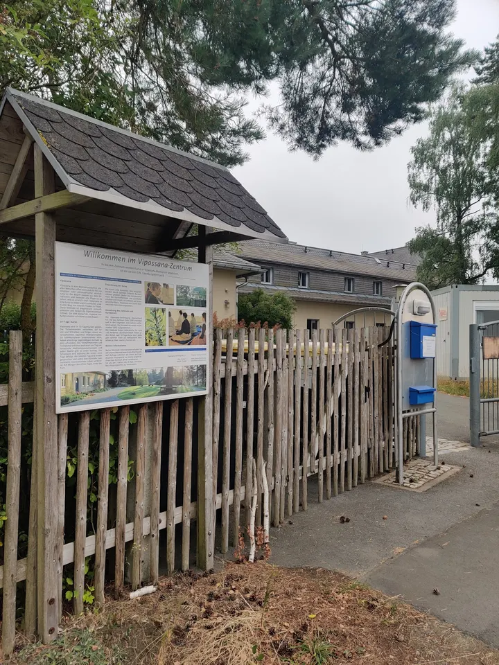 Dhamma Dvāra Vipassana Meditationszentrum — meditation-studio in Triebel/Vogtland — 3