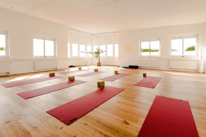 Yoga - Moment — hot yoga-studio in Ravensberg, Kiel — 2