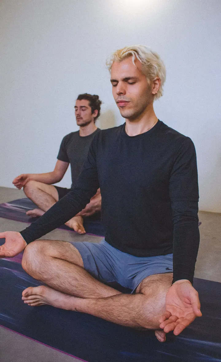 KAH studio and coffee — salle de fitness-studio à Paris — 3