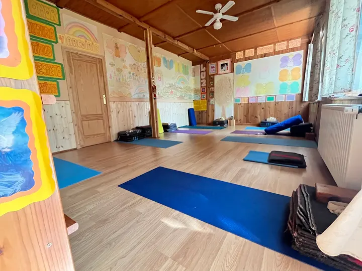 Dharma Yoga — Yoga en Huerta Rosales, Badajoz