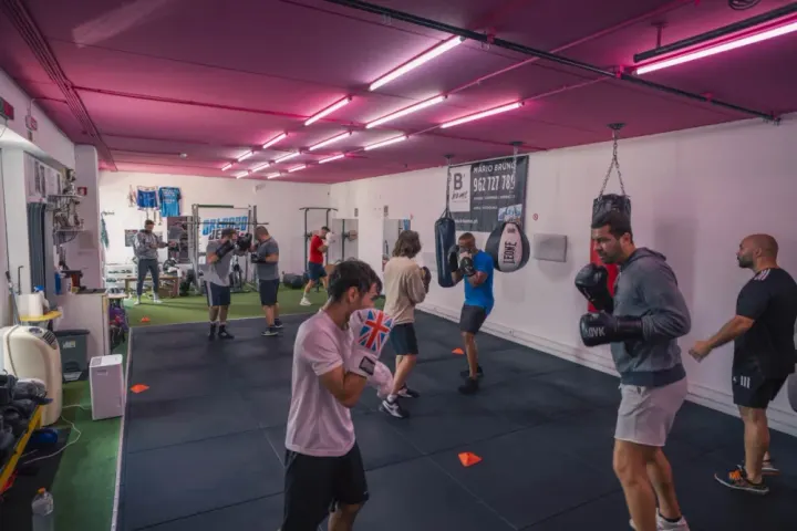 Dr. Bernard Wellness — Recuperação em Almada