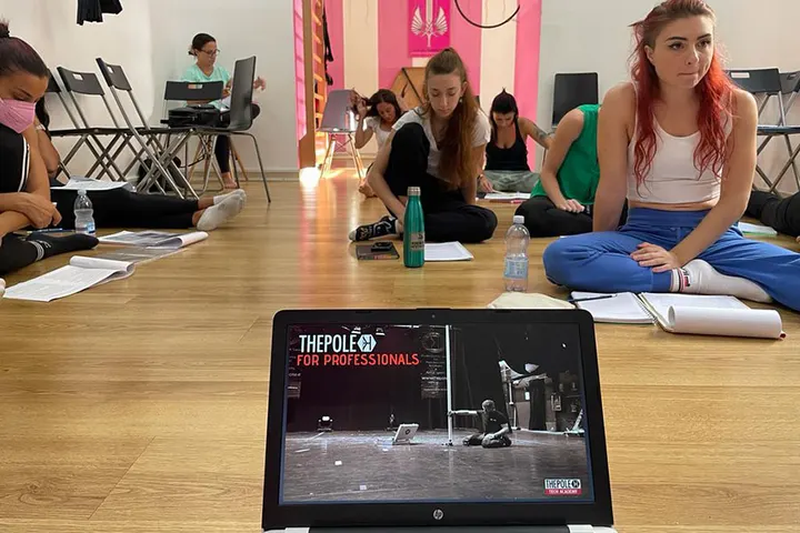 AERIAL WARRIORS ACADEMY — pole dance-studio a Vicaria, Napoli — 2