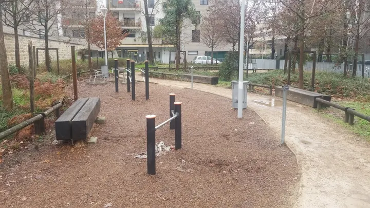 Street Workout Exercise Stations — salle de fitness-studio à Gentilly, Paris — 3