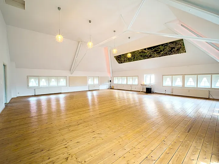Mari Yoga Onda - Life Artists CREATORS HUB — Yoga in Prenzlauer Berg, Berlin