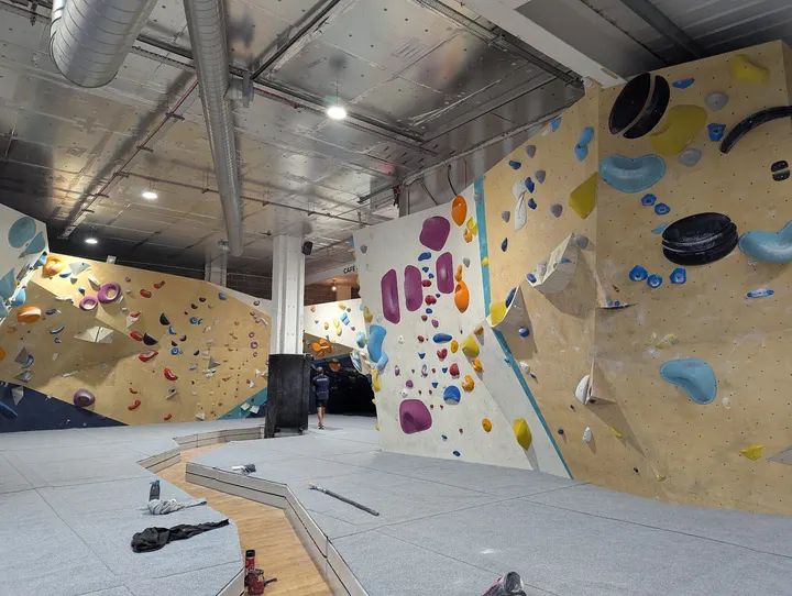 Rhino Boulder — bouldering-studio in Plaistow, London — 2