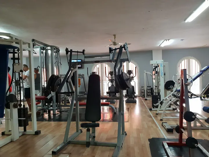 Gimnasio Cheo — entrenamiento personal-studio en Torremolinos — 3