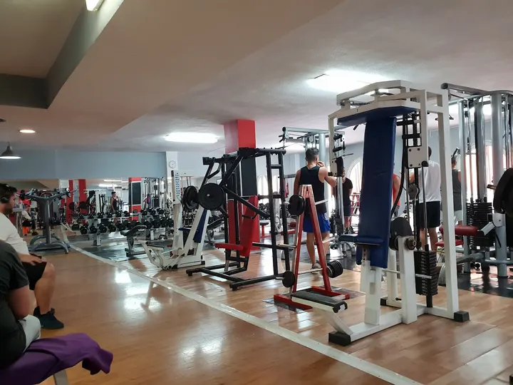 Gimnasio Cheo — entrenamiento personal-studio en Torremolinos — 3